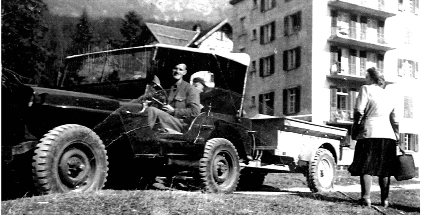 Paulin_Parpan_mit_Jeep_1948